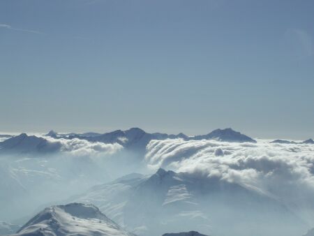 Sdfhn - Stimmung. Die Wolkenwasserflle aus Krnten fallen ins Rauriser Tal ab.