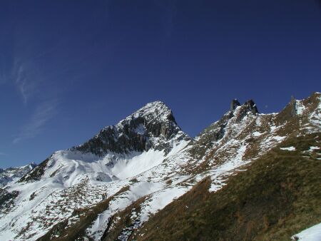 Blick auf das Knigstuhlhorn. Im Bild der Ost- und Nordgrat.