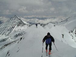 Die letzten Meter zum Gipfel des Krumlkeeskopfes 3.101m.