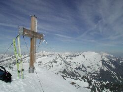Am Gipfel, nach dem Aufstieg durch die mittlere Nordwandrinne. Blick zum Gro Glockner.