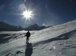 Windharsch wechselt sich mit Pulverschnee ab.