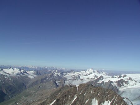 Blick in Richtung Hochjoch, Weikugel mit Ortler und Bernina im Hintergrund.